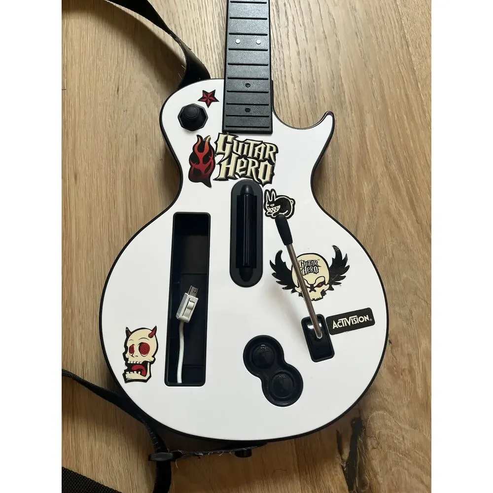 Wii Guitar Hero Gibson Les Paul White Wireless Guitar w/ Strap Back Cover WORKS